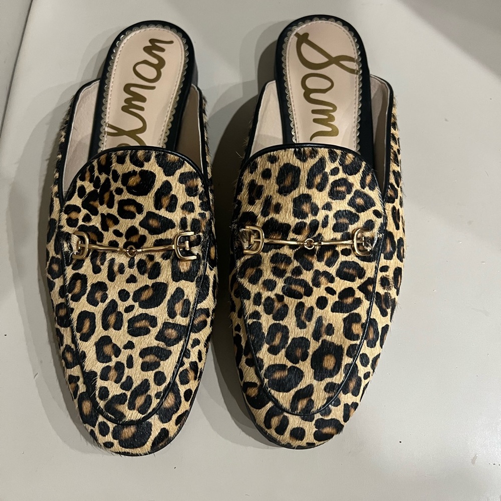 Sam Edelman slip on mules well loved - in mint condition. Perfect for Fall.